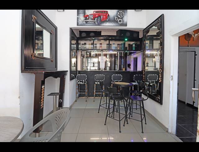 10 BEDROOM HOUSE FOR SALE IN BELLEVUE